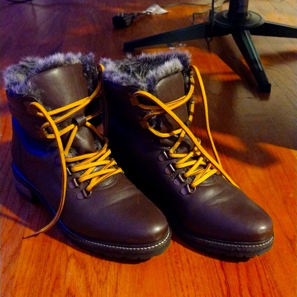 Fur lined boots